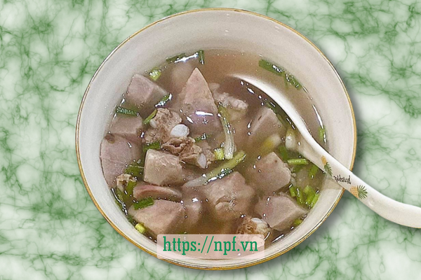 Canh xương khoai môn