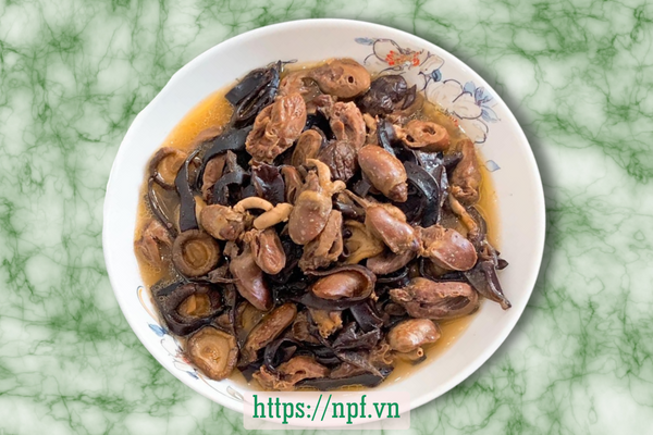 Tim gà hầm nấm hương mộc nhĩ
